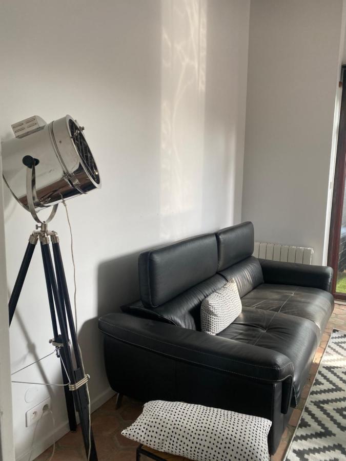 Studio Duplex Avec Spa Et Cour Privee Bonnelles 外观 照片