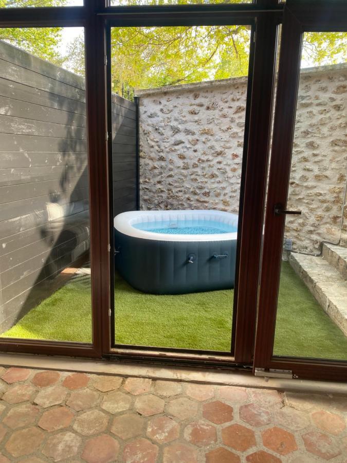 Studio Duplex Avec Spa Et Cour Privee Bonnelles 外观 照片